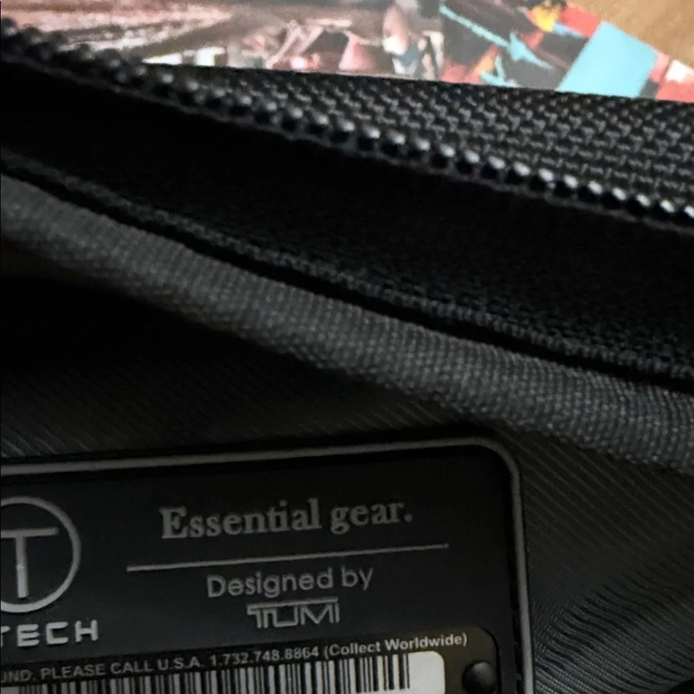 Tumi 🕶️ corner